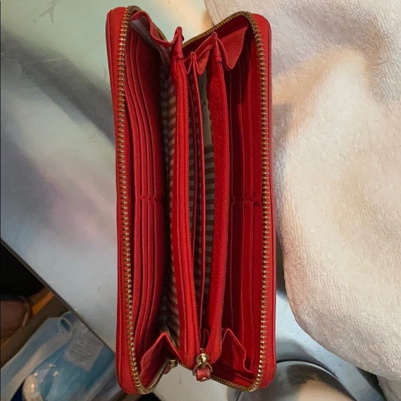 Kate Spade zip Wallet - Picture 4 of 4